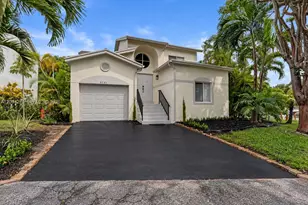 8741 SW 10th St, Pembroke Pines, FL 33025 - Photo 1