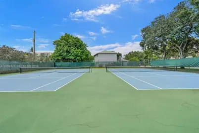 8741 SW 10th St, Pembroke Pines, FL 33025 - Photo 46