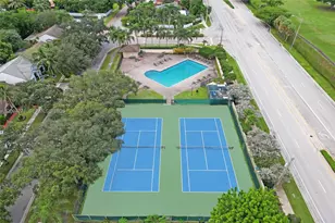 8741 SW 10th St, Pembroke Pines, FL 33025 - Photo 50