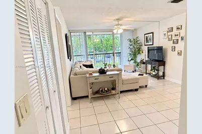 10425 SW 112th Ave #220, Miami, FL 33176 - Photo 2