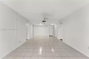 10425 SW 112th Ave, Miami, FL 33176 - Photo 4