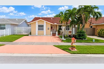 2421 SW 142nd Pl, Miami, FL 33175 - Photo 2