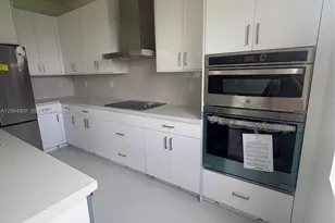 3240 SW 89th Ave, Miami, FL 33165 - Photo 6