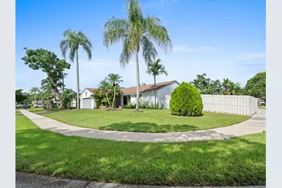 1061 Cedar Creek Way, Davie, FL 33325 - Photo 4