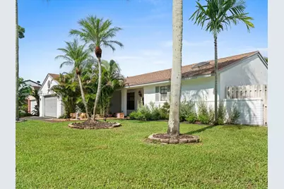 1061 Cedar Creek Way, Davie, FL 33325 - Photo 6