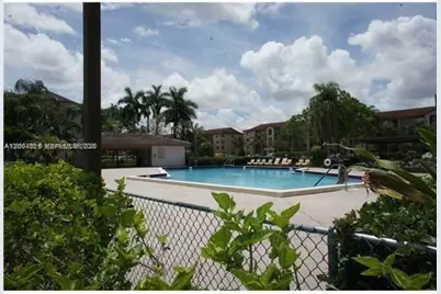 1000 SW 128th Ter #303V, Pembroke Pines, FL 33027 - Photo 6