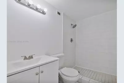 400 Kings Point Dr #523, Sunny Isles Beach, FL 33160 - Photo 14