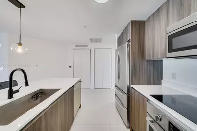 488 NE 18th St #4805, Miami, FL 33132 - Photo 4