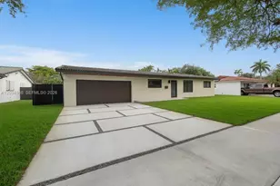 14515 Mahogany Ct, Miami Lakes, FL 33014 - Photo 1