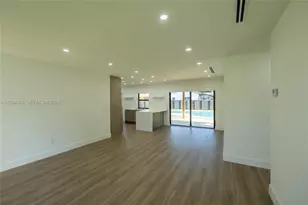14515 Mahogany Ct, Miami Lakes, FL 33014 - Photo 10