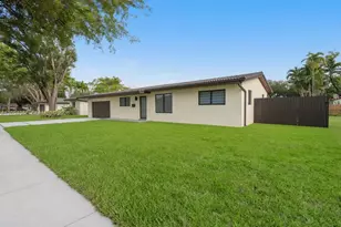 14515 Mahogany Ct, Miami Lakes, FL 33014 - Photo 4