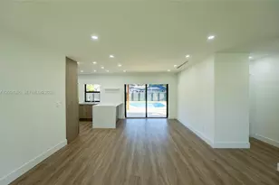 14515 Mahogany Ct, Miami Lakes, FL 33014 - Photo 2