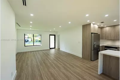 14515 Mahogany Ct, Miami Lakes, FL 33014 - Photo 8