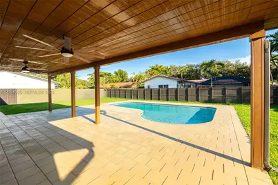 14515 Mahogany Ct, Miami Lakes, FL 33014 - Photo 26