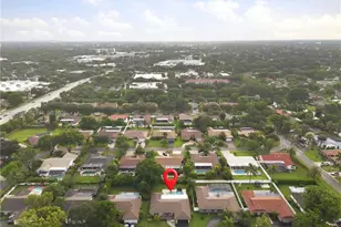 653 NW 100th Ln, Coral Springs, FL 33071 - Photo 36