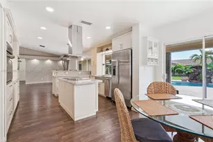 653 NW 100th Ln, Coral Springs, FL 33071 - Photo 10
