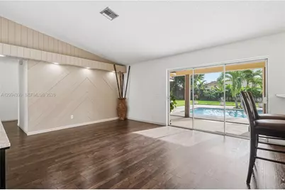 653 NW 100 Ln, Coral Springs, FL 33071 - Photo 14