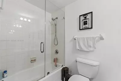 185 SE 14th Ter #1402, Miami, FL 33131 - Photo 12