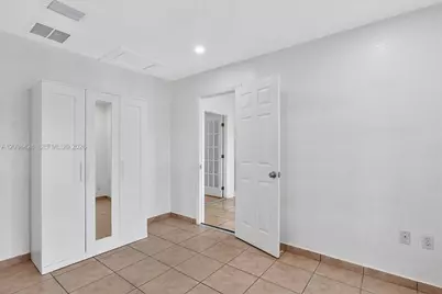 10124 NW 127th Ter, Hialeah Gardens, FL 33018 - Photo 10