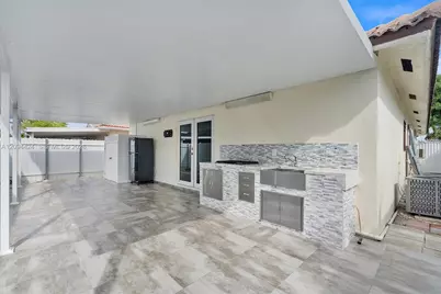 10124 NW 127th Ter, Hialeah Gardens, FL 33018 - Photo 28