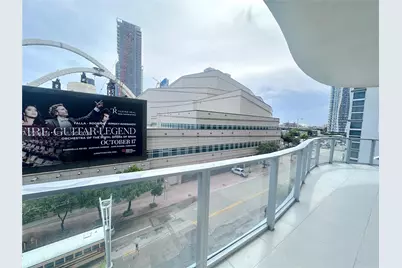 1400 Biscayne Blvd #402, Miami, FL 33132 - Photo 12