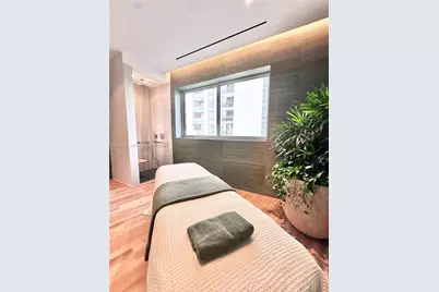 1400 Biscayne Blvd #402, Miami, FL 33132 - Photo 18