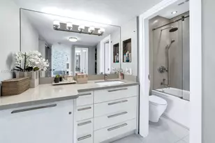 100 Bayview Dr, Sunny Isles Beach, FL 33160 - Photo 14