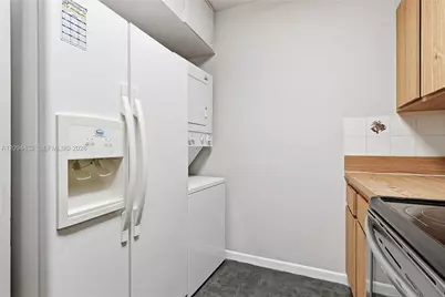2655 W 67th Pl #14-13, Hialeah, FL 33016 - Photo 6