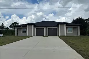 1240 Columbus Blvd, Fort Myers, FL 33913 - Photo 1