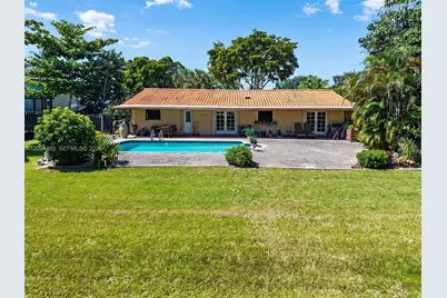 20011 NE 25th Ave, Miami, FL 33180 - Photo 2