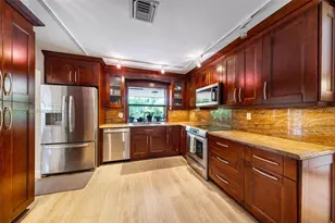 20011 NE 25th Ave, Miami, FL 33180 - Photo 16