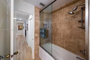 20011 NE 25th Ave, Miami, FL 33180 - Photo 36