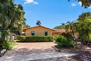 20011 NE 25th Ave, Miami, FL 33180 - Photo 6