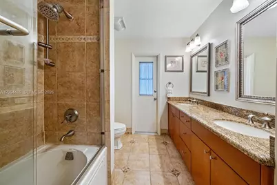 20011 NE 25th Ave, Miami, FL 33180 - Photo 34