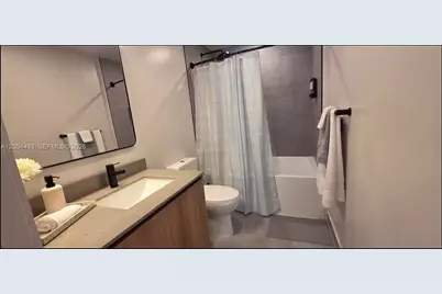 121 NE 5th St #306, Miami, FL 33132 - Photo 12