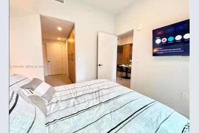 121 NE 5th St #306, Miami, FL 33132 - Photo 8