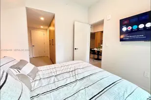 121 NE 5th St, Miami, FL 33132 - Photo 8