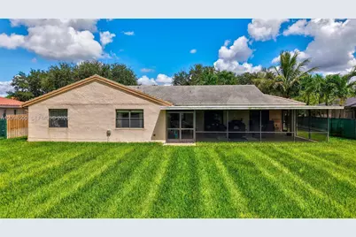 15600 Huntridge Rd, Davie, FL 33331 - Photo 4