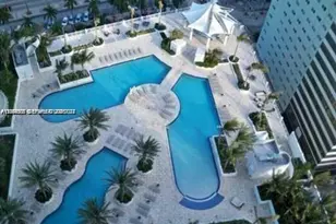 253 NE 2nd St, Miami, FL 33132 - Photo 20