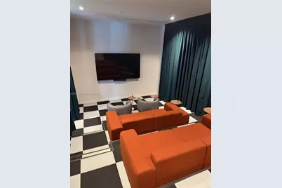 11 NE 6th St #706, Miami, FL 33132 - Photo 12