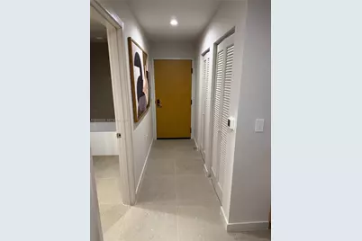 11 NE 6th St #706, Miami, FL 33132 - Photo 14