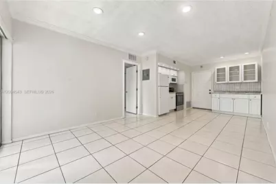 2700 Riverside Dr #302-B, Coral Springs, FL 33065 - Photo 10