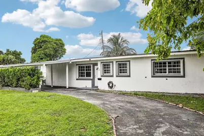 571 NE 172nd St, North Miami Beach, FL 33162 - Photo 30