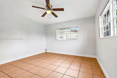 571 NE 172nd St, North Miami Beach, FL 33162 - Photo 16