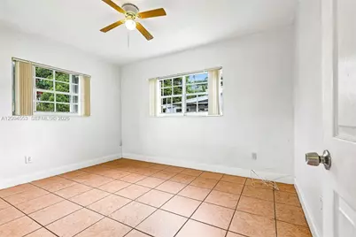 571 NE 172nd St, North Miami Beach, FL 33162 - Photo 20