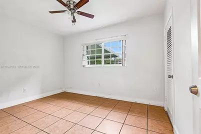 571 NE 172nd St, North Miami Beach, FL 33162 - Photo 22