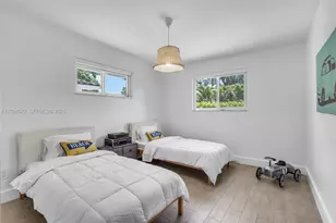 2471 NE 201st St, Miami, FL 33180 - Photo 28