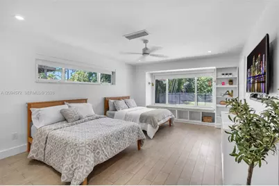 2471 NE 201st St, Miami, FL 33180 - Photo 22