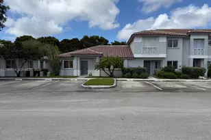 606 NW 208th Way, Pembroke Pines, FL 33029 - Photo 4