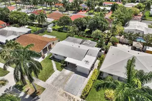 814 NE 4th St, Hallandale Beach, FL 33009 - Photo 44